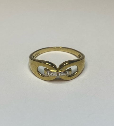 Ring, 8kt guld m. paveret zirconia